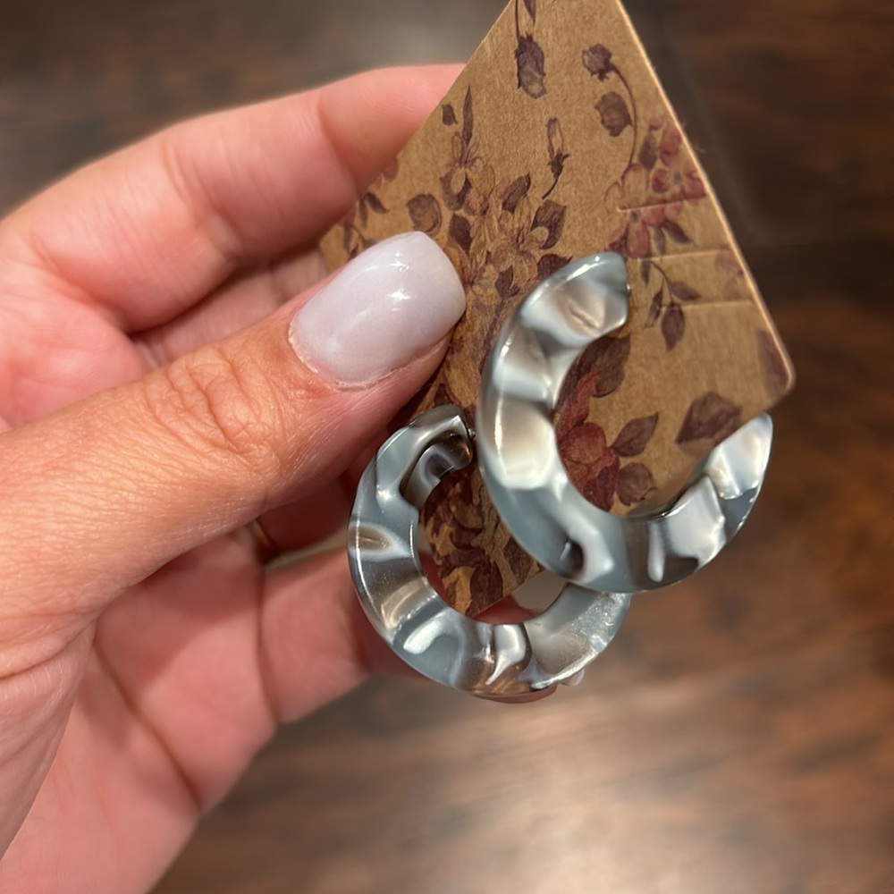 Hoop Earrings - Picture 3 of 3